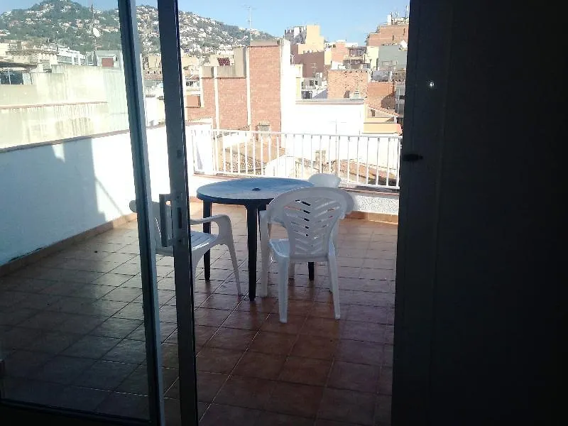 Apartamentos Costa Brava 滨海略雷特 2*,  西班牙